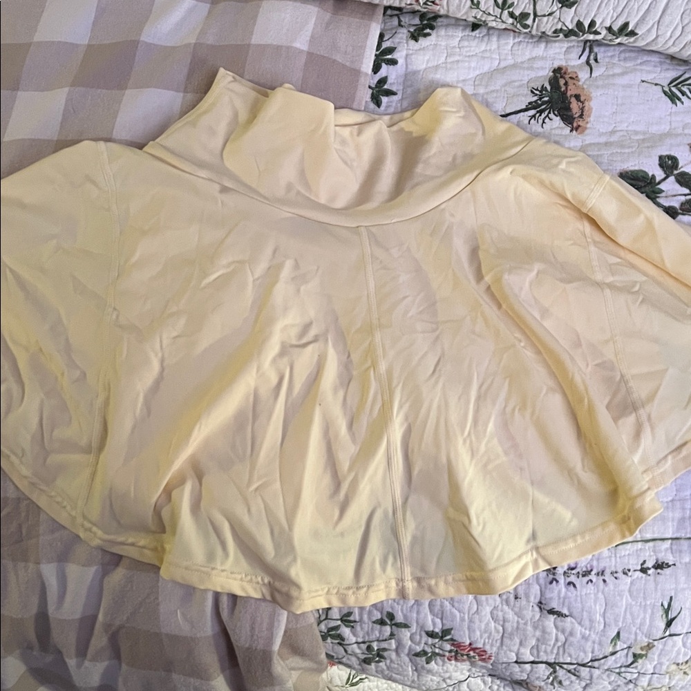 Popflex Twirl Skort in Yellow (Buttercream) - Size M - Picture 4 of 5
